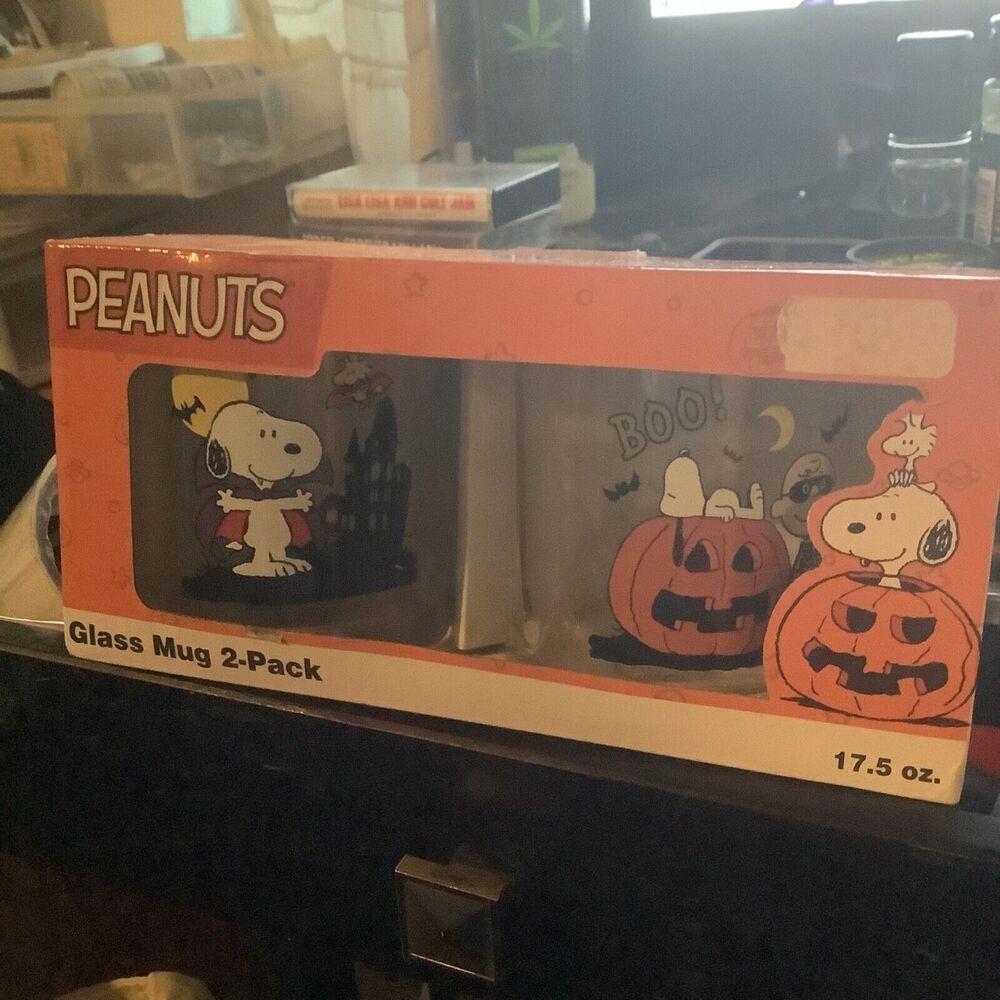 Set of 2 Peanuts Fall Halloween Snoopy Charlie Brown Glass Coffee Cup Mug 17.5oz